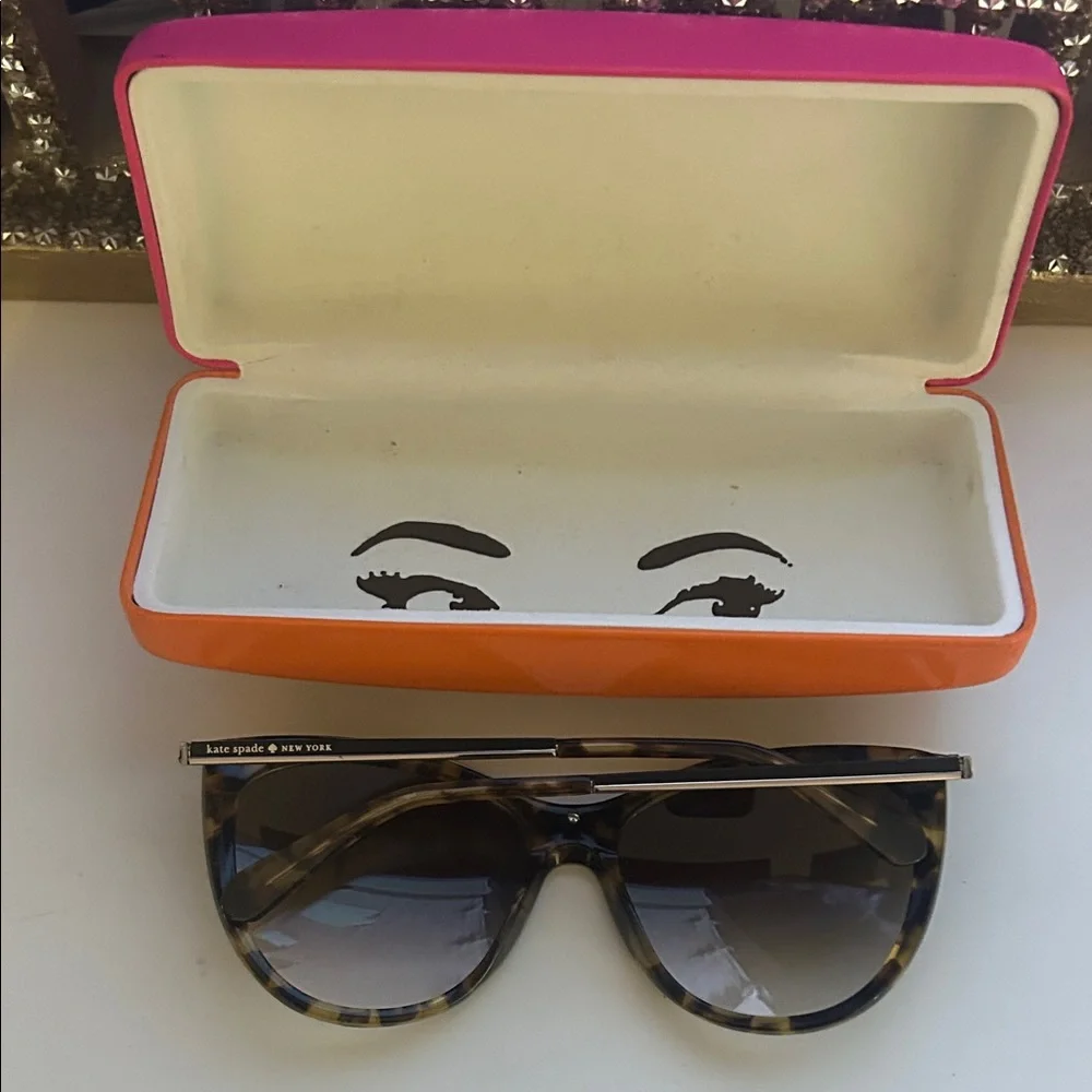 Kate Spade Black and Tortoise Sunglasses. Offers welcome - Picture 2 of 10
